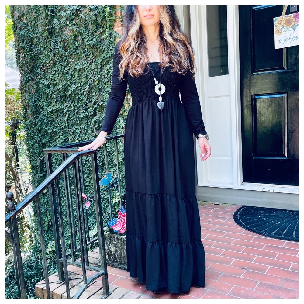 Must have Off -Shoulder Tiered Maxi dress - Picture 8 of 12